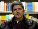 Rui Bebiano: Professor, historiador, ensaísta e cronista. Entre 1996 e 2002 foi responsável por uma das primeiras publicações electrónicas em rede do espaço ... - ruibebiano